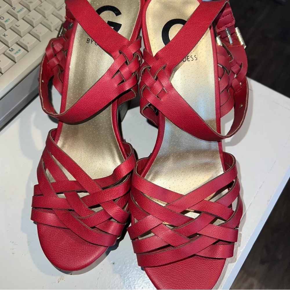 Guess wedges